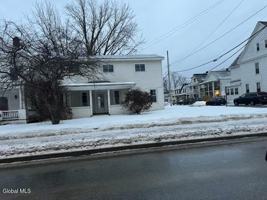 featured image of 20 River St