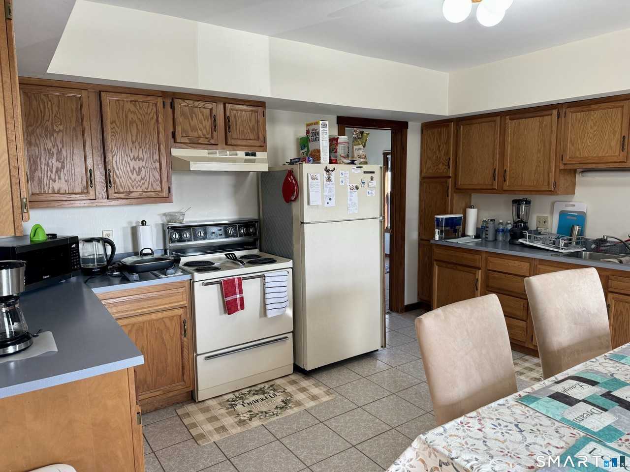 156 Fair St Unit 2 - Photo 2 of 15