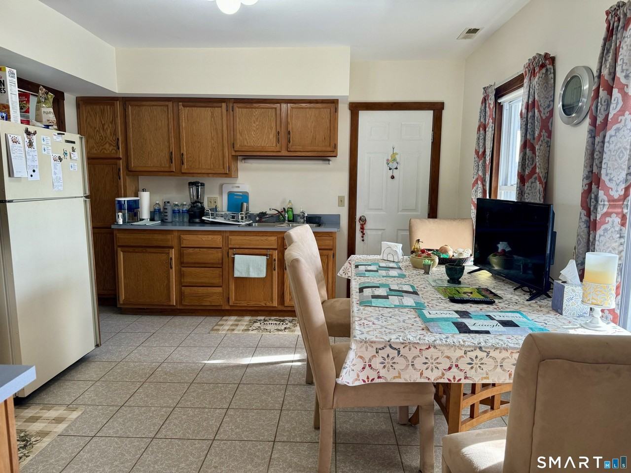 156 Fair St Unit 2 - Photo 3 of 15