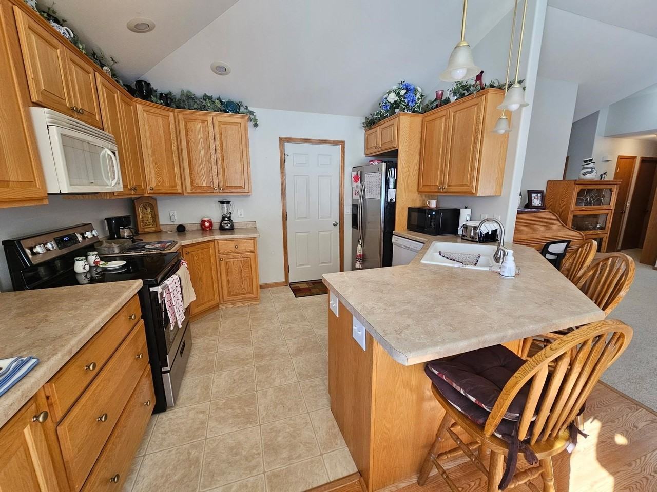 4613 Ridgeview Ct - Photo 5 of 20