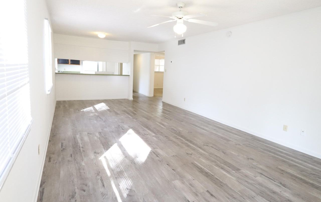 1011 Hondo Ave Apt A - Photo 4 of 16