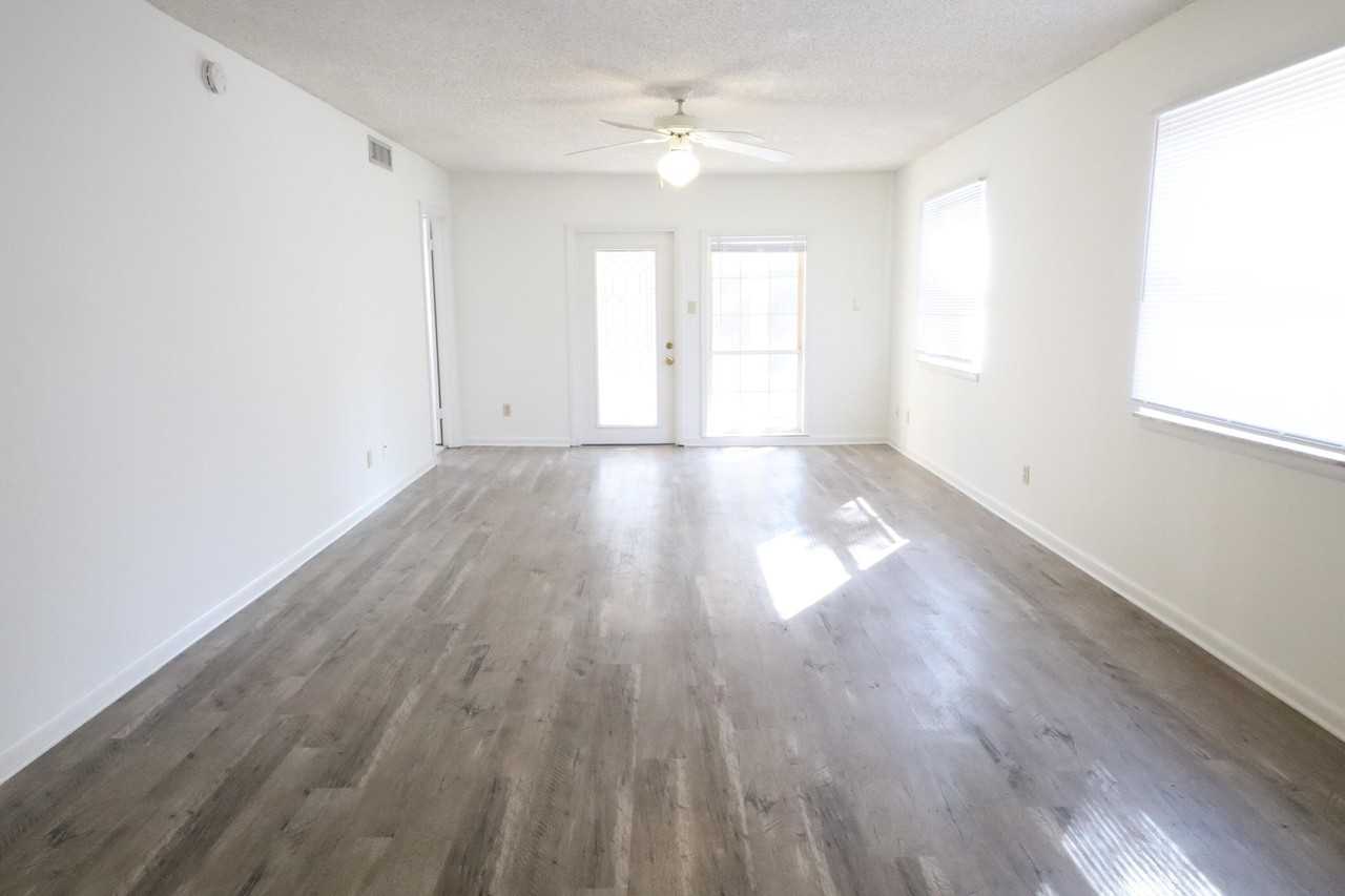 1011 Hondo Ave Apt A - Photo 5 of 16