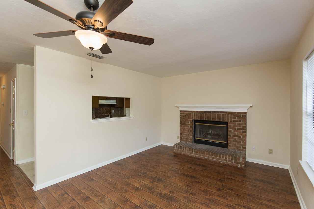 1083 Rockbrook Ct #1 - Photo 5 of 27