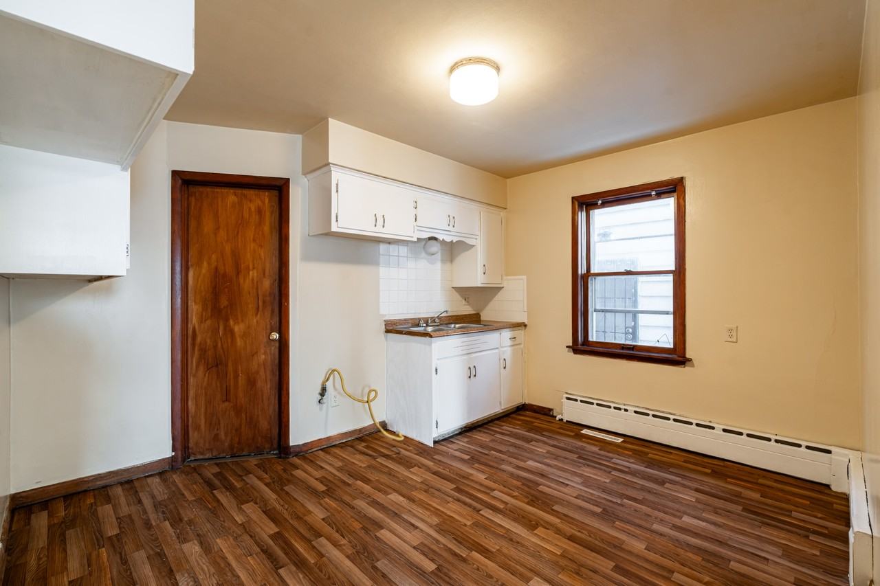 2365 S 7th St Lowr Front - Photo 2 of 5