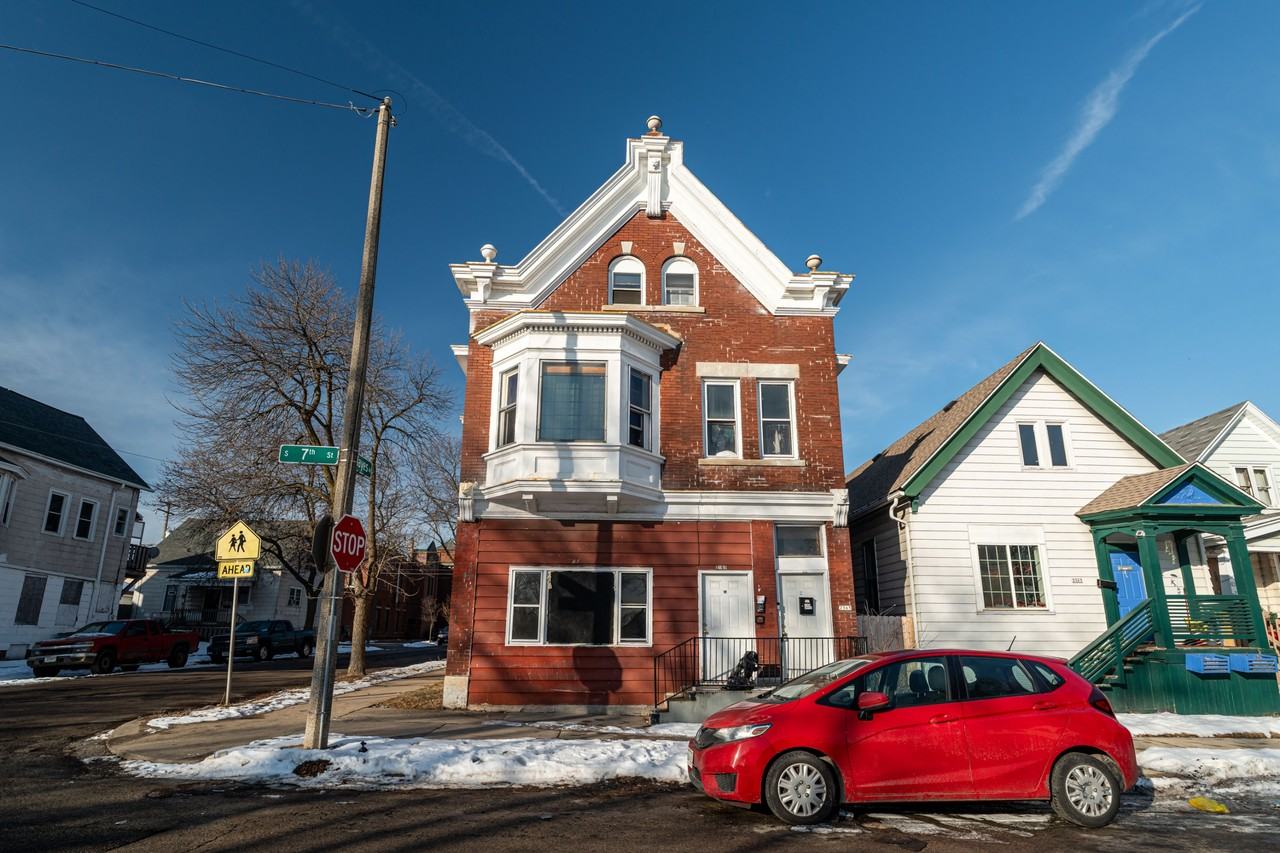 2365 S 7th St Lowr Front - Photo 3 of 5