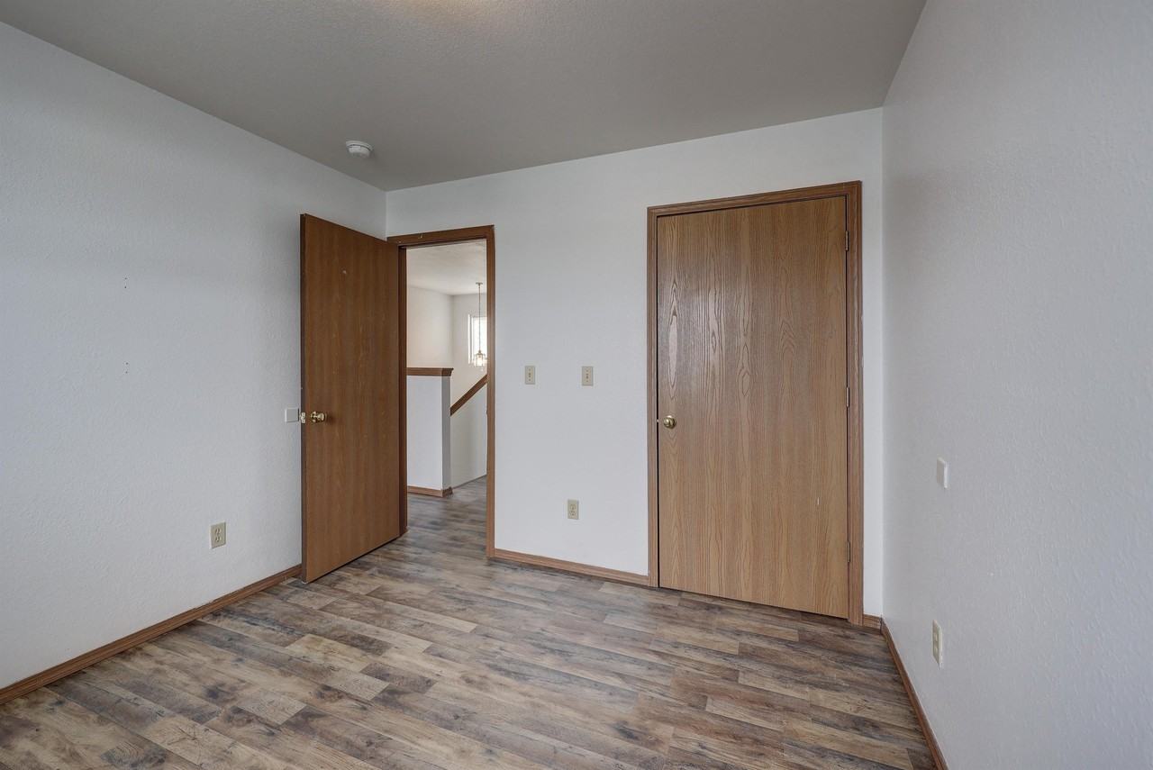 627 S Walker St Apt B #1 - Photo 4 of 27
