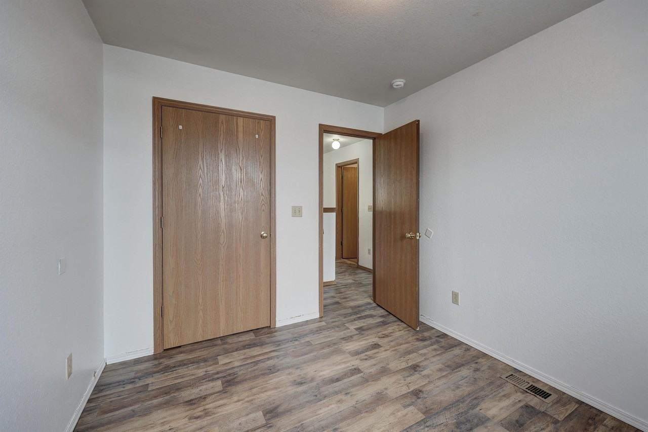 627 S Walker St Apt B #1 - Photo 6 of 27