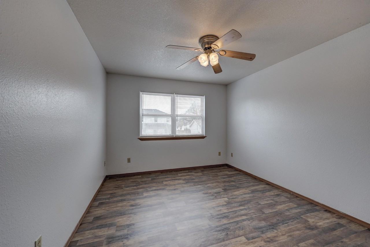 627 S Walker St Apt B #1 - Photo 7 of 27