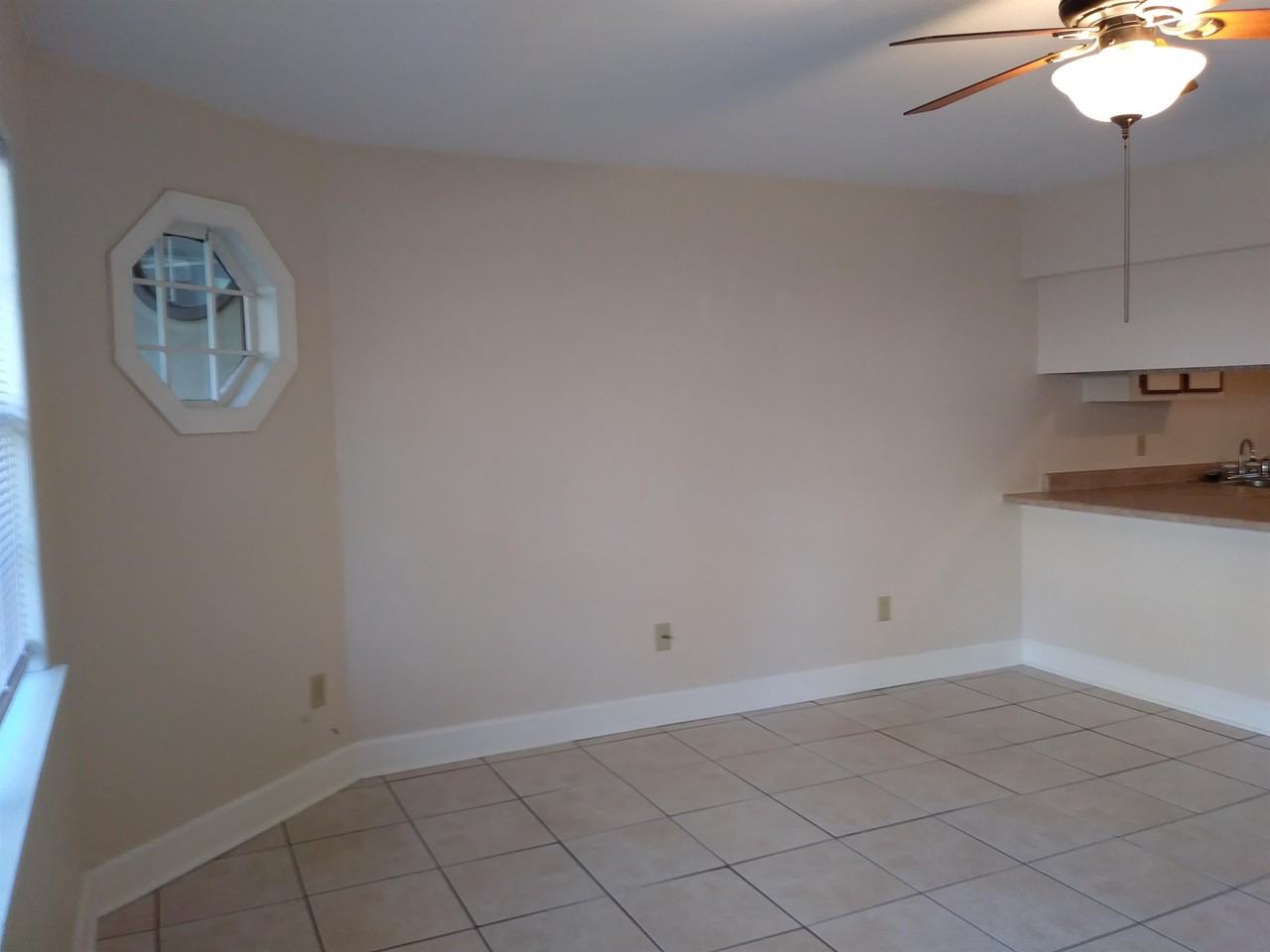 1000 N Duval St Apt E #1 - Photo 3 of 17