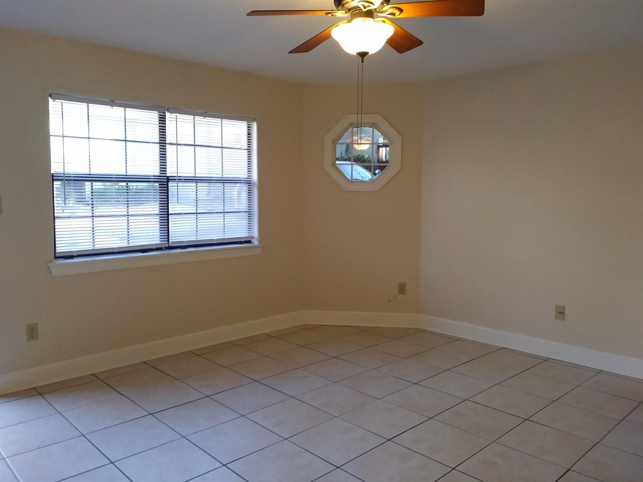 1000 N Duval St Apt E #1 - Photo 4 of 17