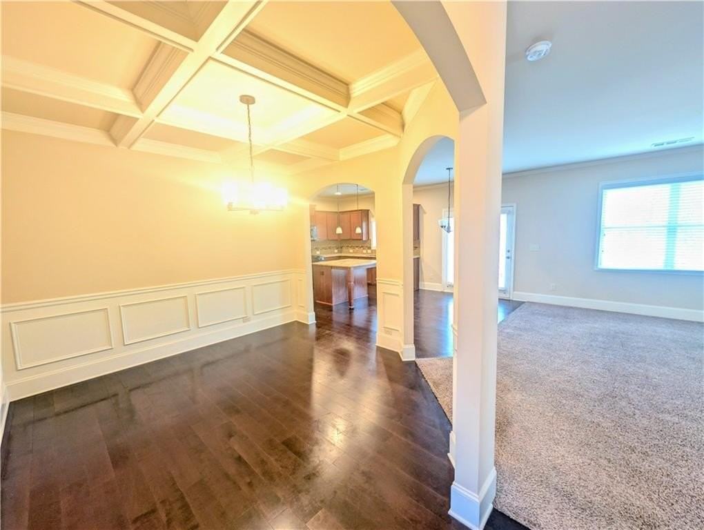 690 Collingsworth Ln - Photo 3 of 21