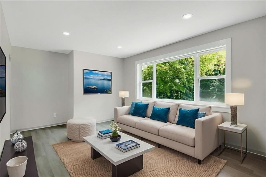 2926 Monterey Dr - Photo 6 of 9