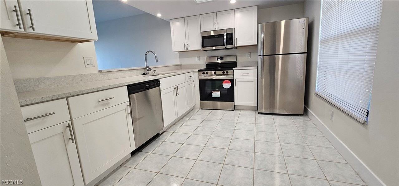 521 Sw 47th Ter Apt 101 #101 - Photo 3 of 50