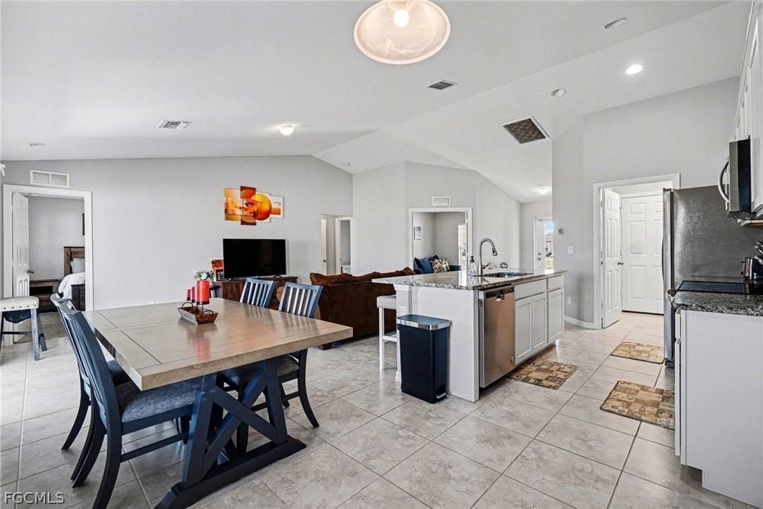 3217 Nw 3rd Ave - Photo 7 of 15