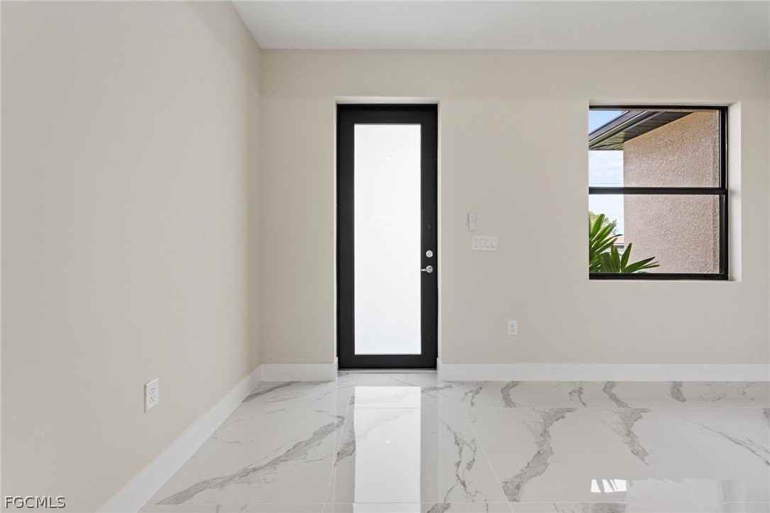 2713 25th St Sw - Photo 3 of 48