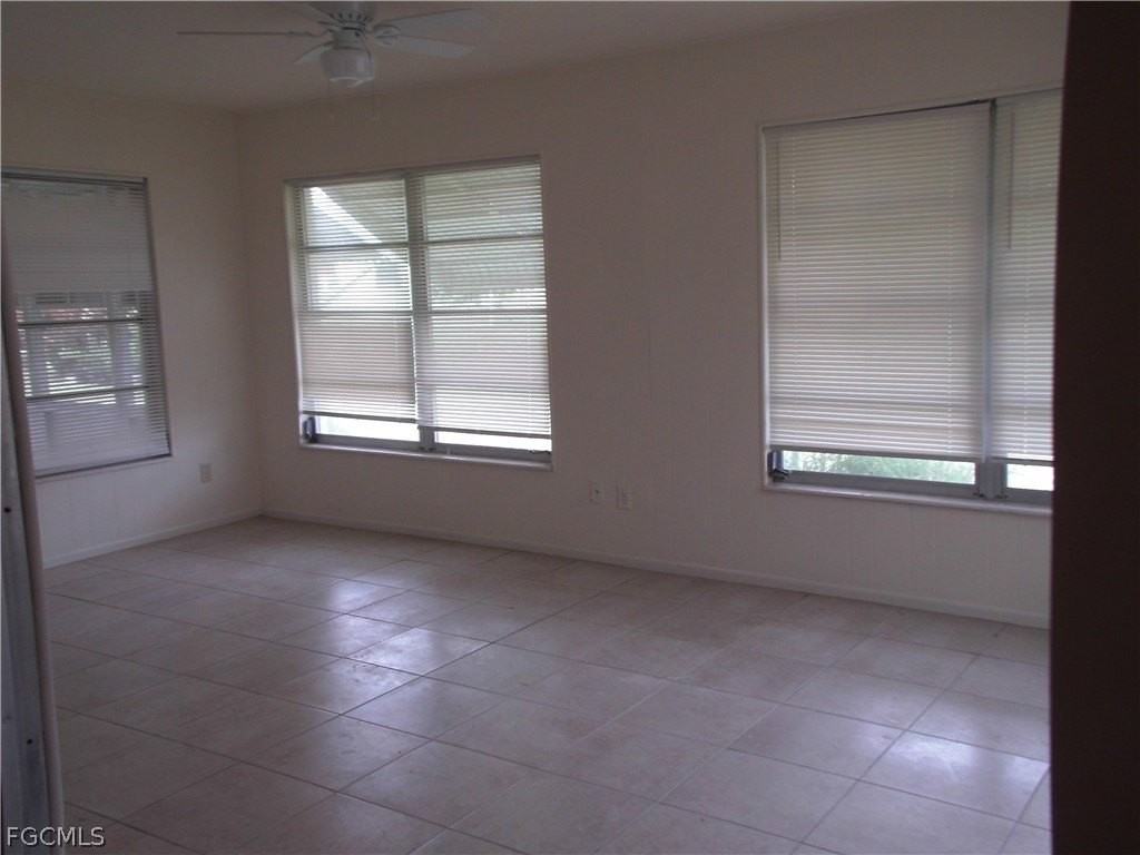 242 S Lake Dr - Photo 7 of 14