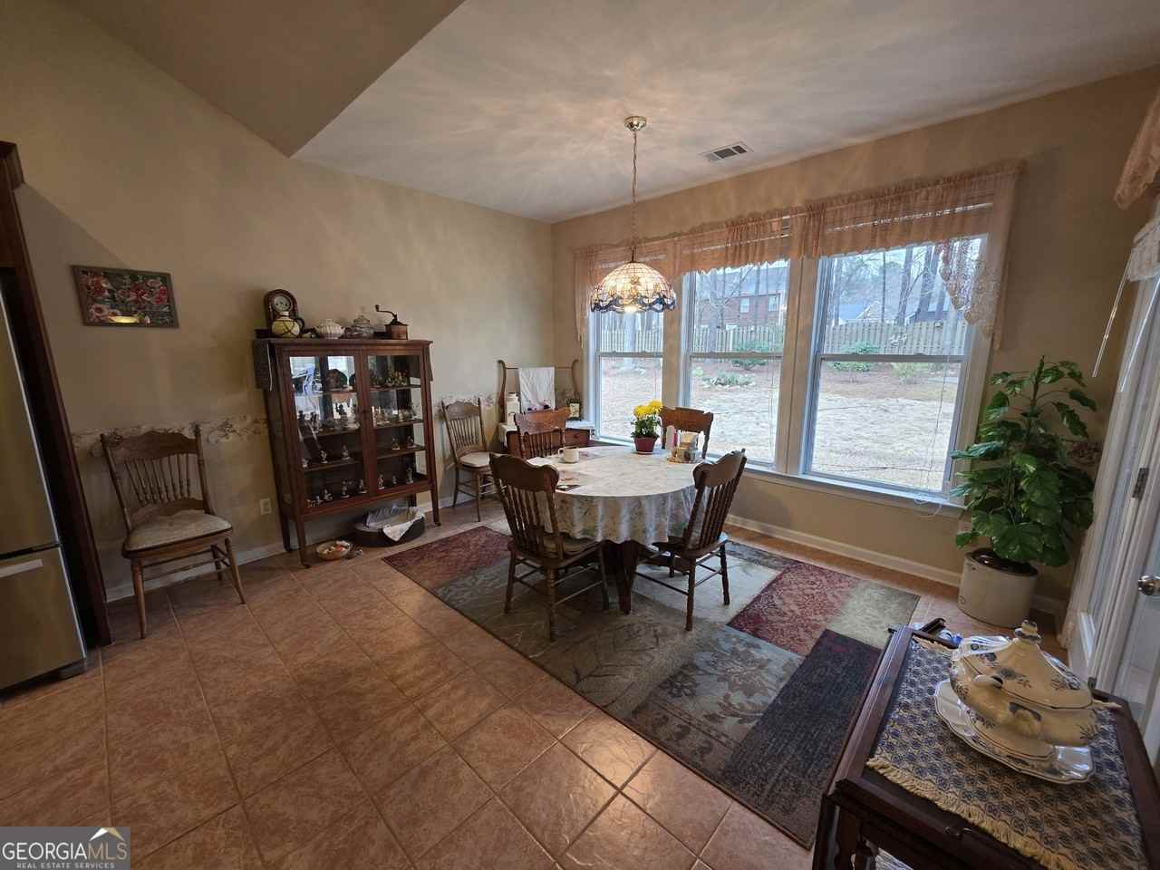 10 Colonial Ct - Photo 7 of 23