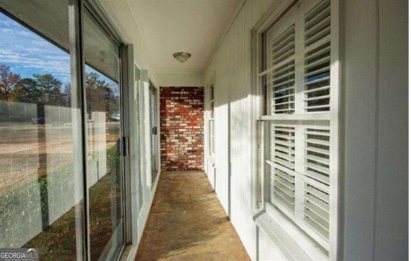 3935 Orchard Rd Se - Photo 4 of 14