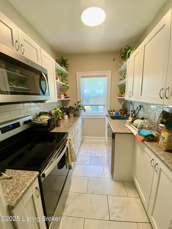 620 Eastern Pkwy Apt 2 - Photo 2 of 8