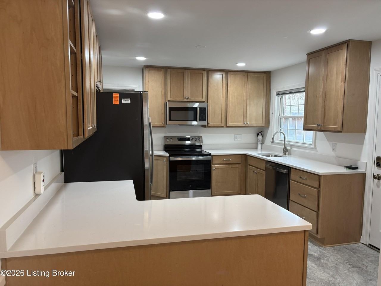 4246 Middlebrook Rd - Photo 3 of 10