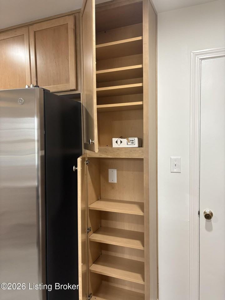 4246 Middlebrook Rd - Photo 4 of 10