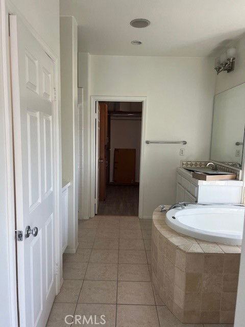 10040 Meritage Ct - Photo 4 of 8