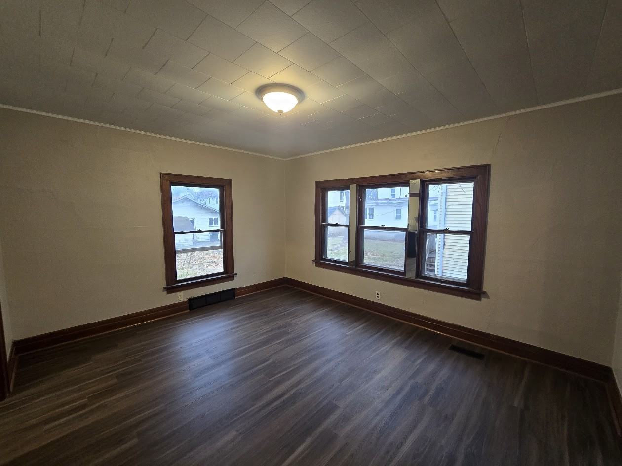 312 Baltimore St #1 - Photo 5 of 10