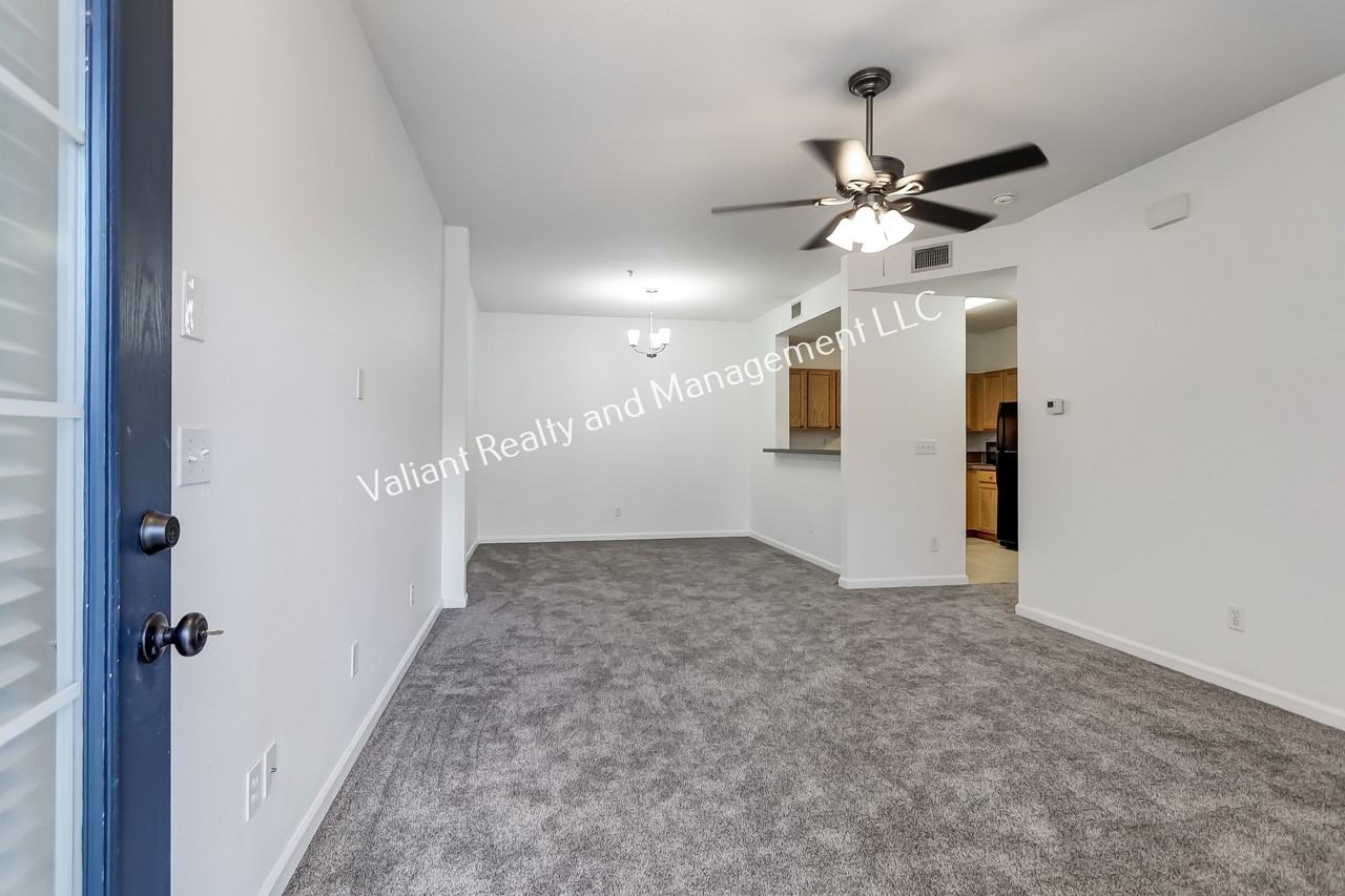 575 Oakleaf Plantation ParkwayUnit 1303 #1 - Photo 5 of 25