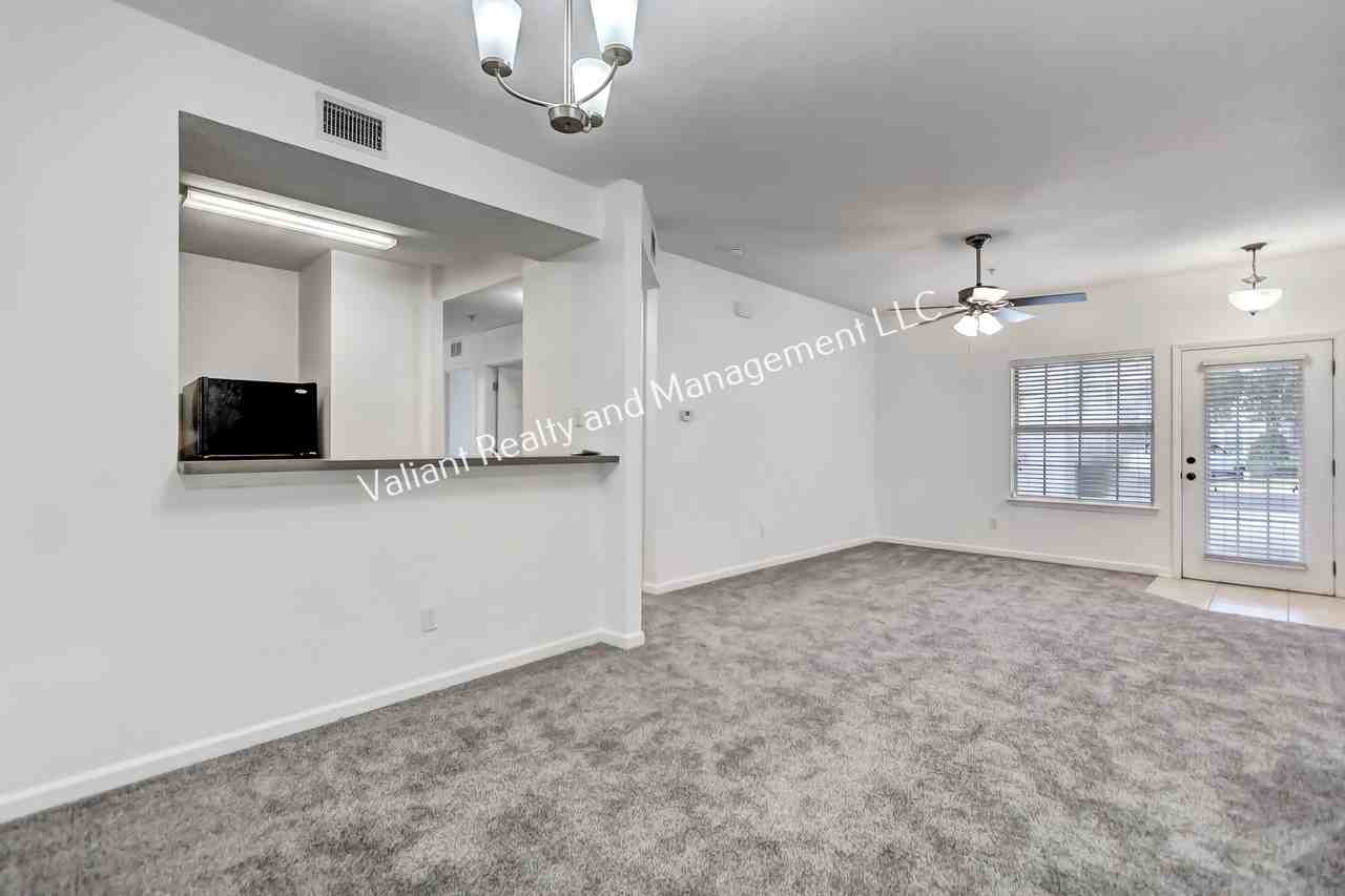 575 Oakleaf Plantation ParkwayUnit 1303 #1 - Photo 7 of 25