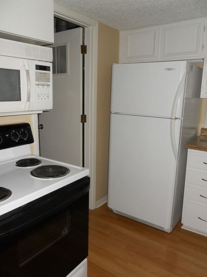 1305 Westbrooke St - Photo 5 of 8