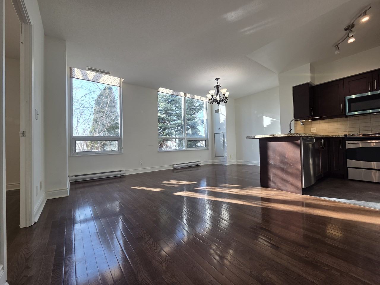 1900 Lake Shore Boulevard West - Photo 6 of 26