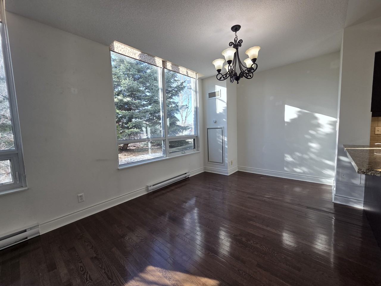 1900 Lake Shore Boulevard West - Photo 7 of 26