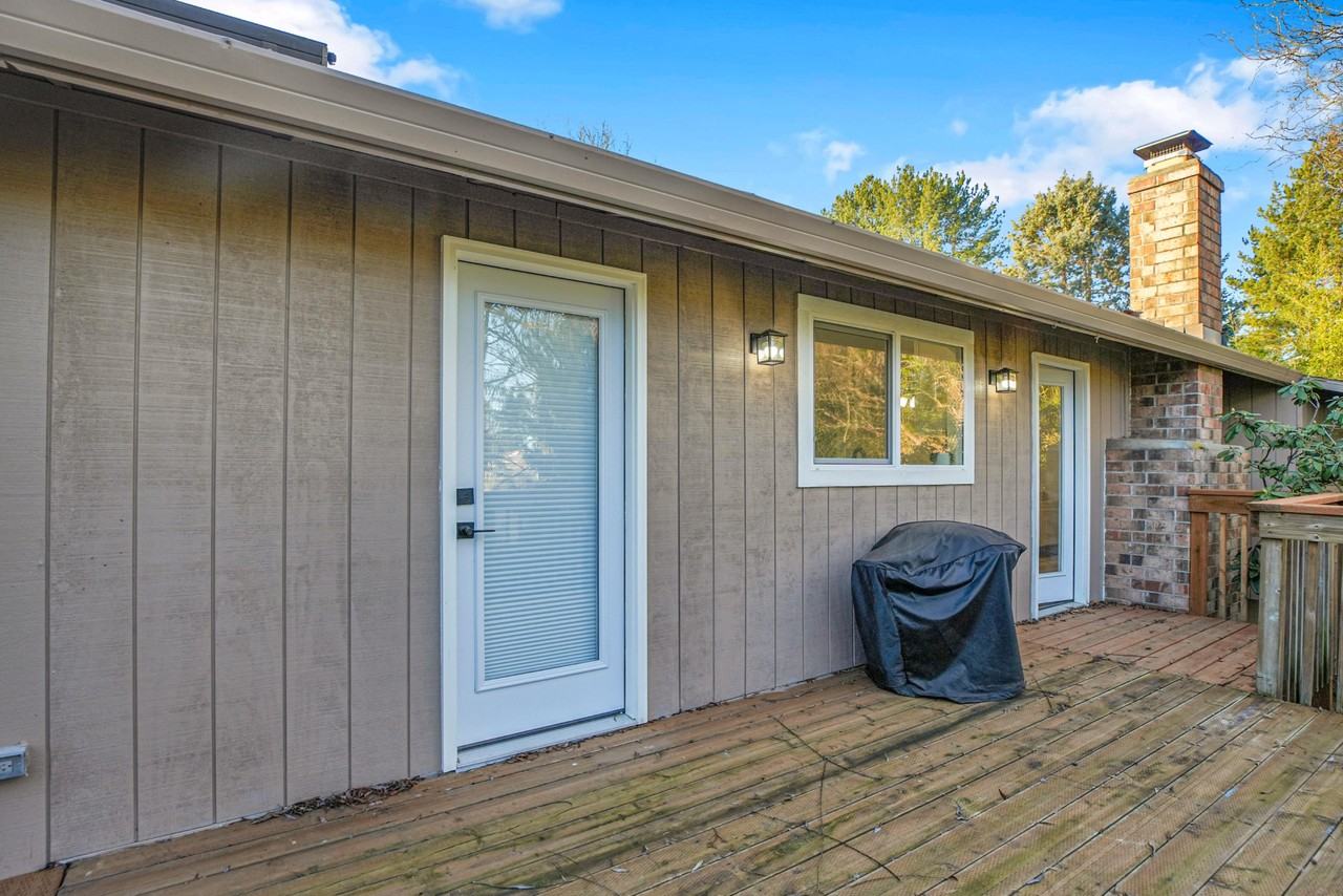 Sw Willow Creek Dr - Photo 2 of 19