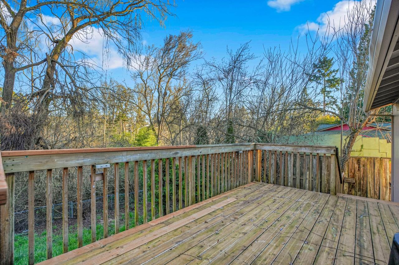 Sw Willow Creek Dr - Photo 5 of 19