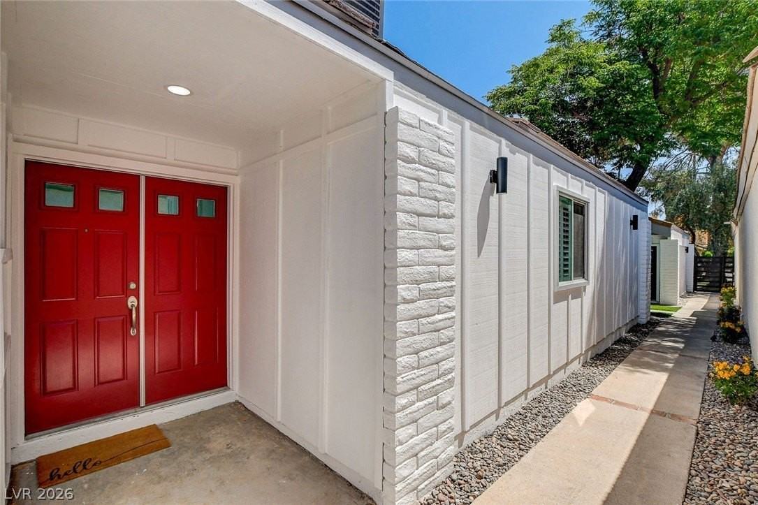 2999 Bel Air Dr - Photo 4 of 50