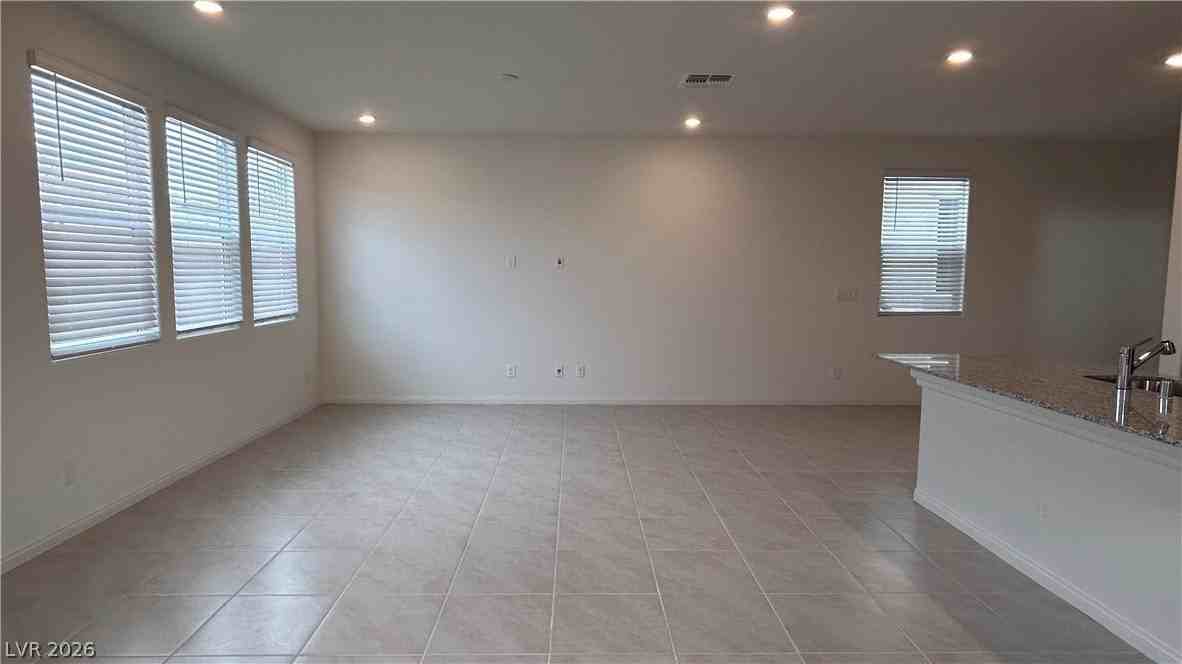 10199 Glowing Amber St - Photo 4 of 22