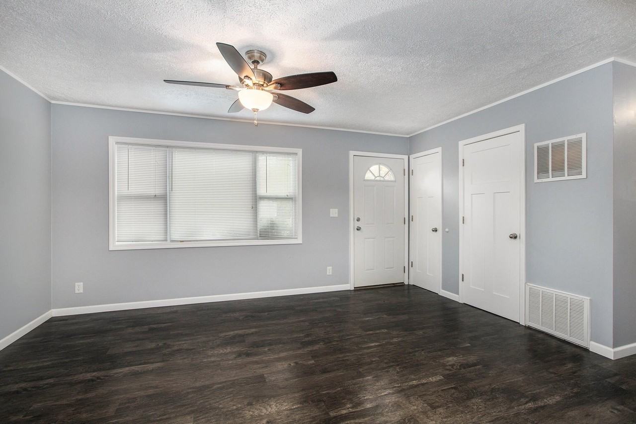 822 Shumway Ave - Photo 2 of 18