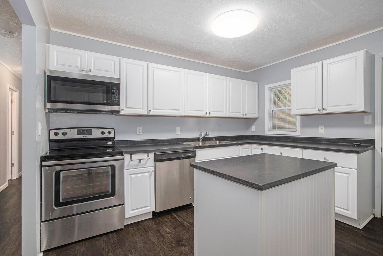 822 Shumway Ave - Photo 6 of 18