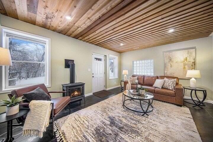 5990 Plymouth Rd - Photo 2 of 30