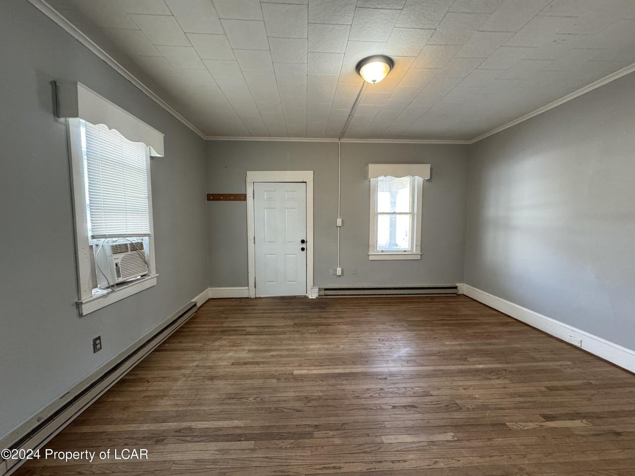 173 Franklin St - Photo 5 of 9