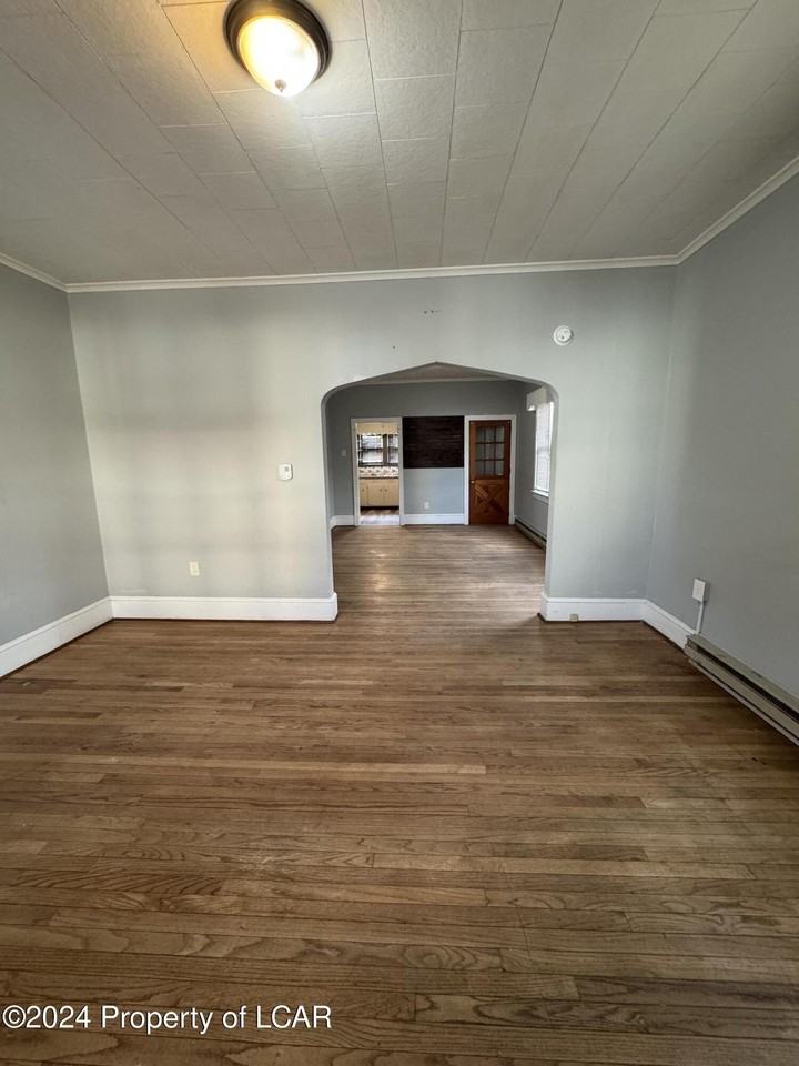 173 Franklin St - Photo 7 of 9