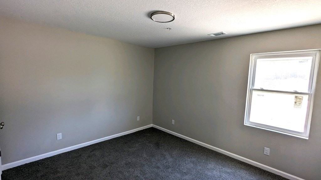 1474 Kelly Dr ## 11 - Photo 4 of 9