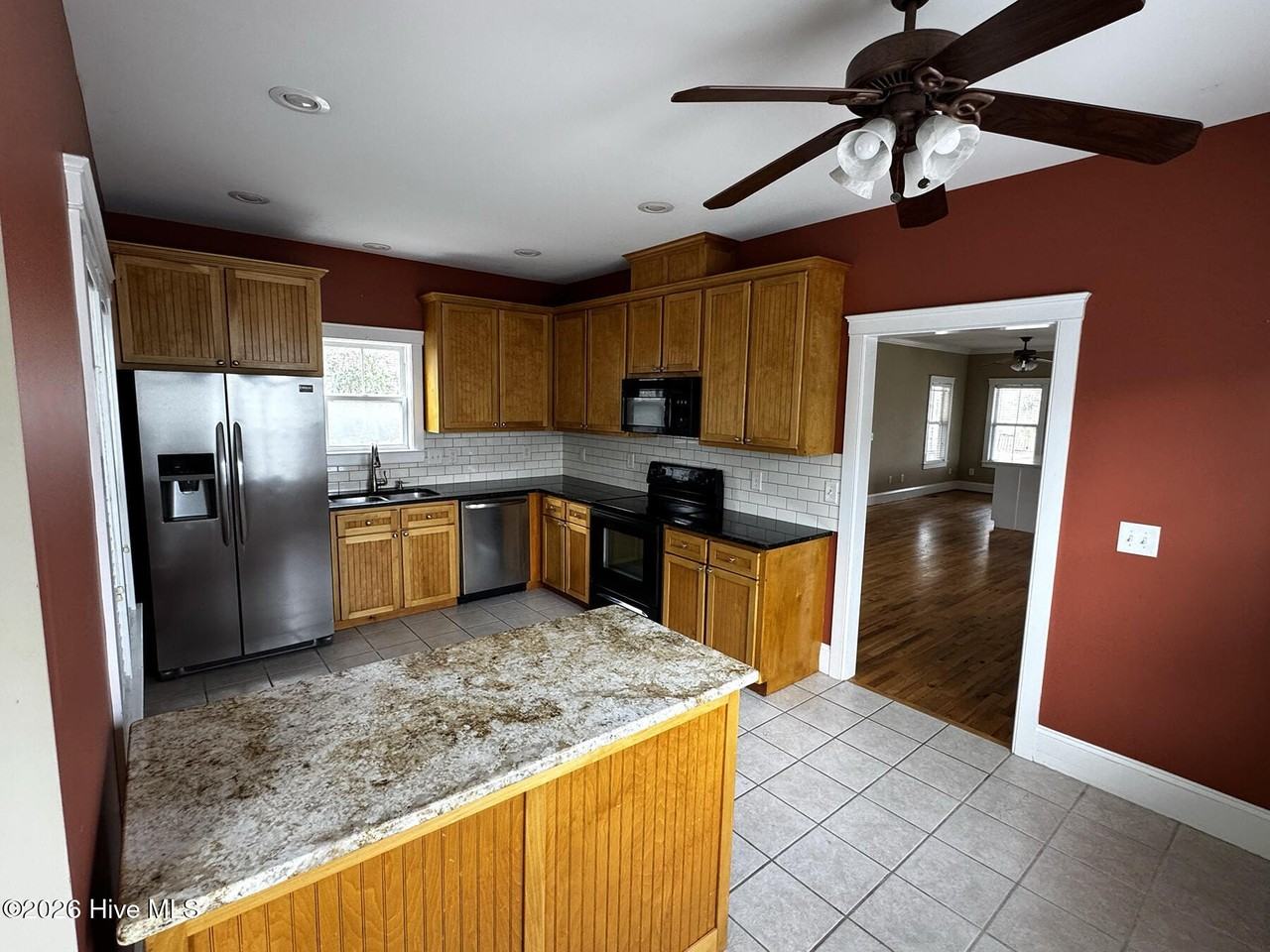 2112 Metts Ave - Photo 5 of 13