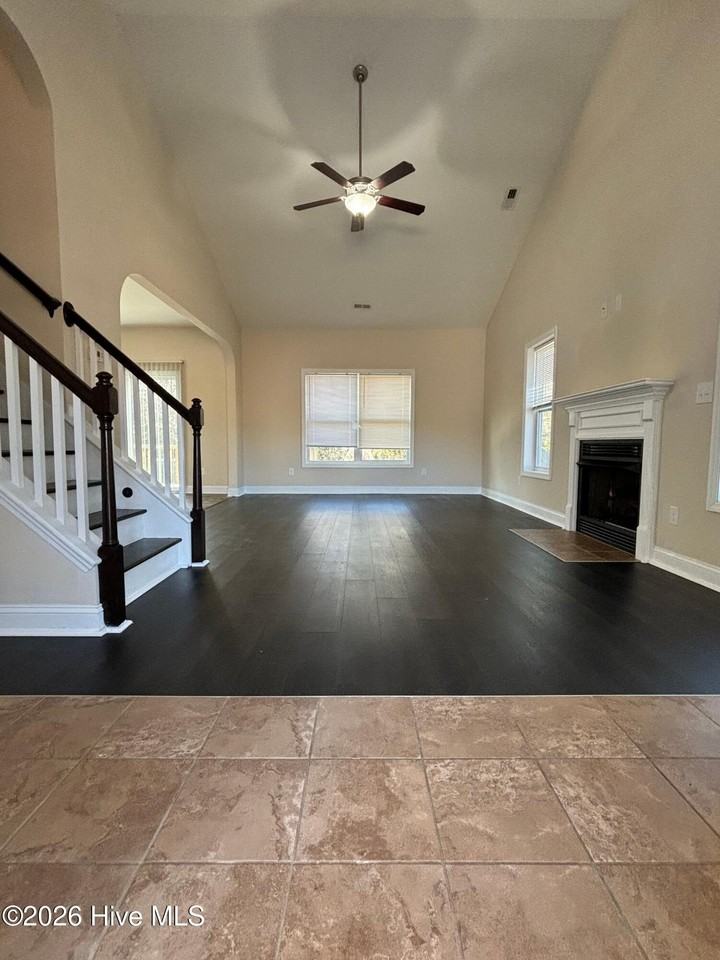 406 Sundown Ct - Photo 4 of 45