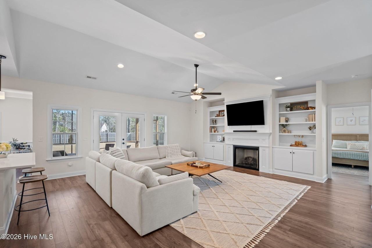 119 Penquin Pl - Photo 4 of 50