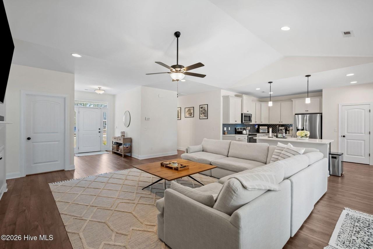 119 Penquin Pl - Photo 7 of 50