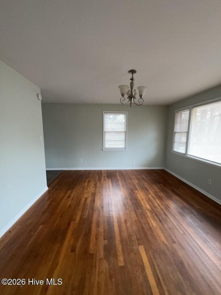 130 Armstrong Dr - Photo 4 of 13