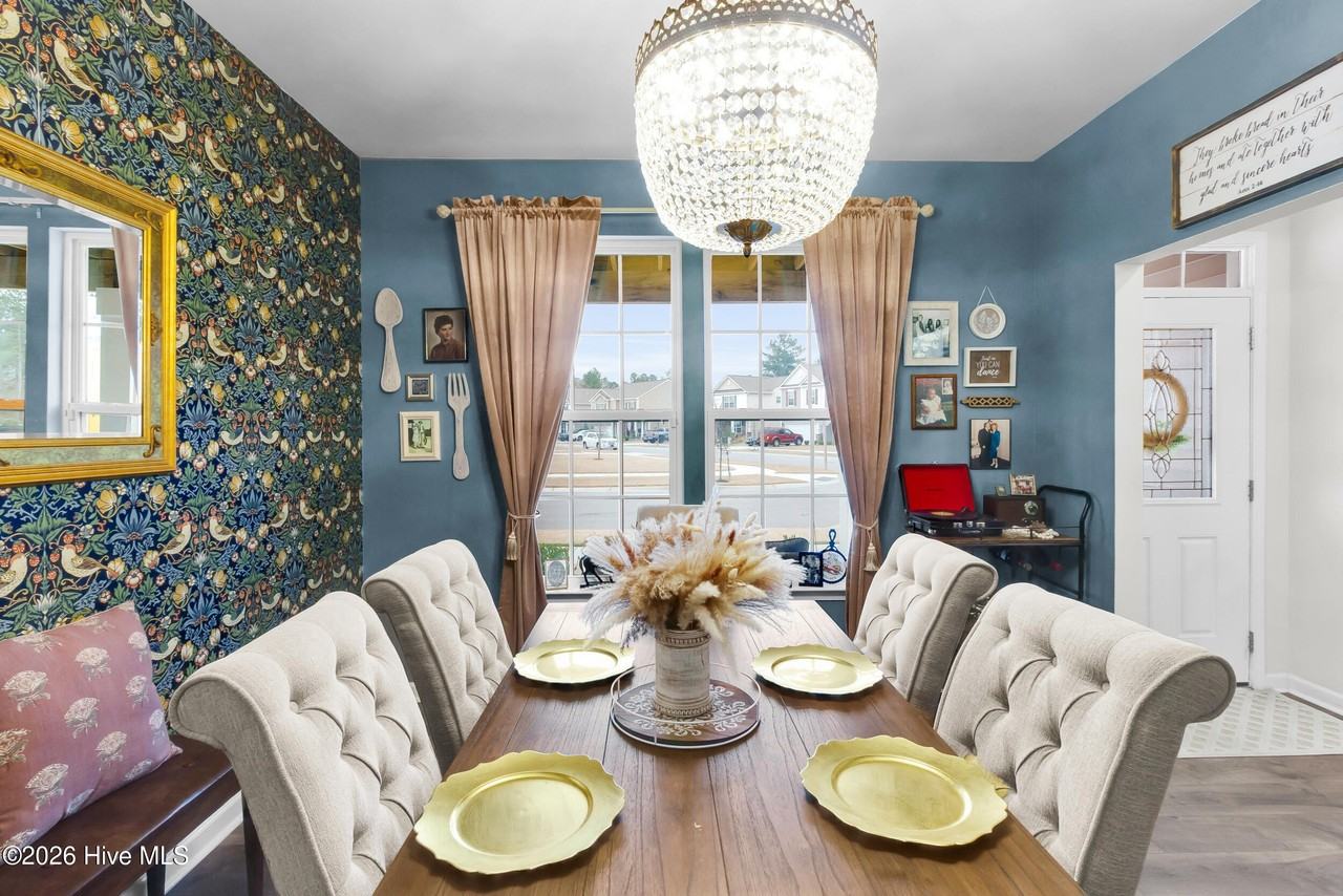 1011 Spivey Cir - Photo 3 of 39