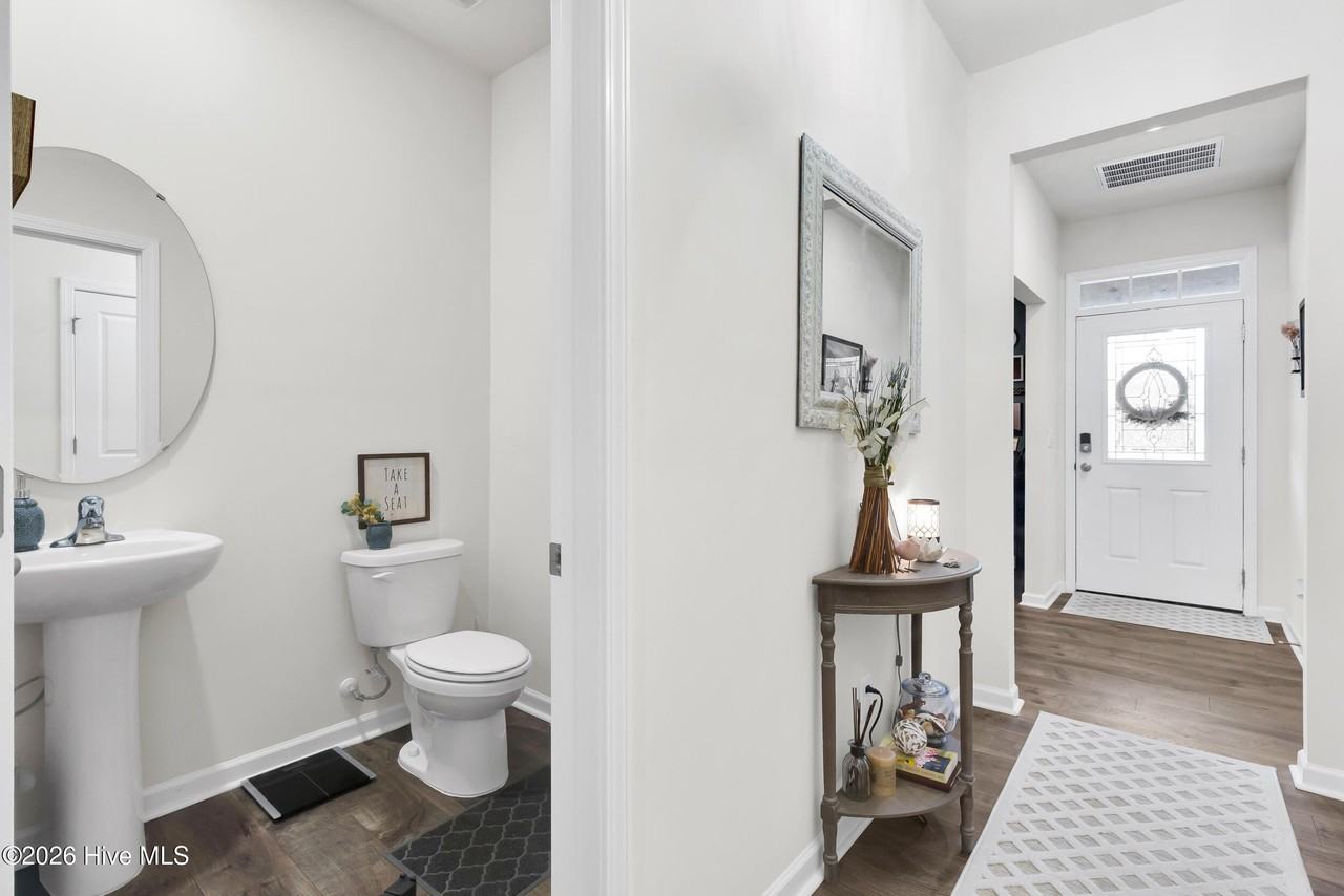 1011 Spivey Cir - Photo 4 of 39