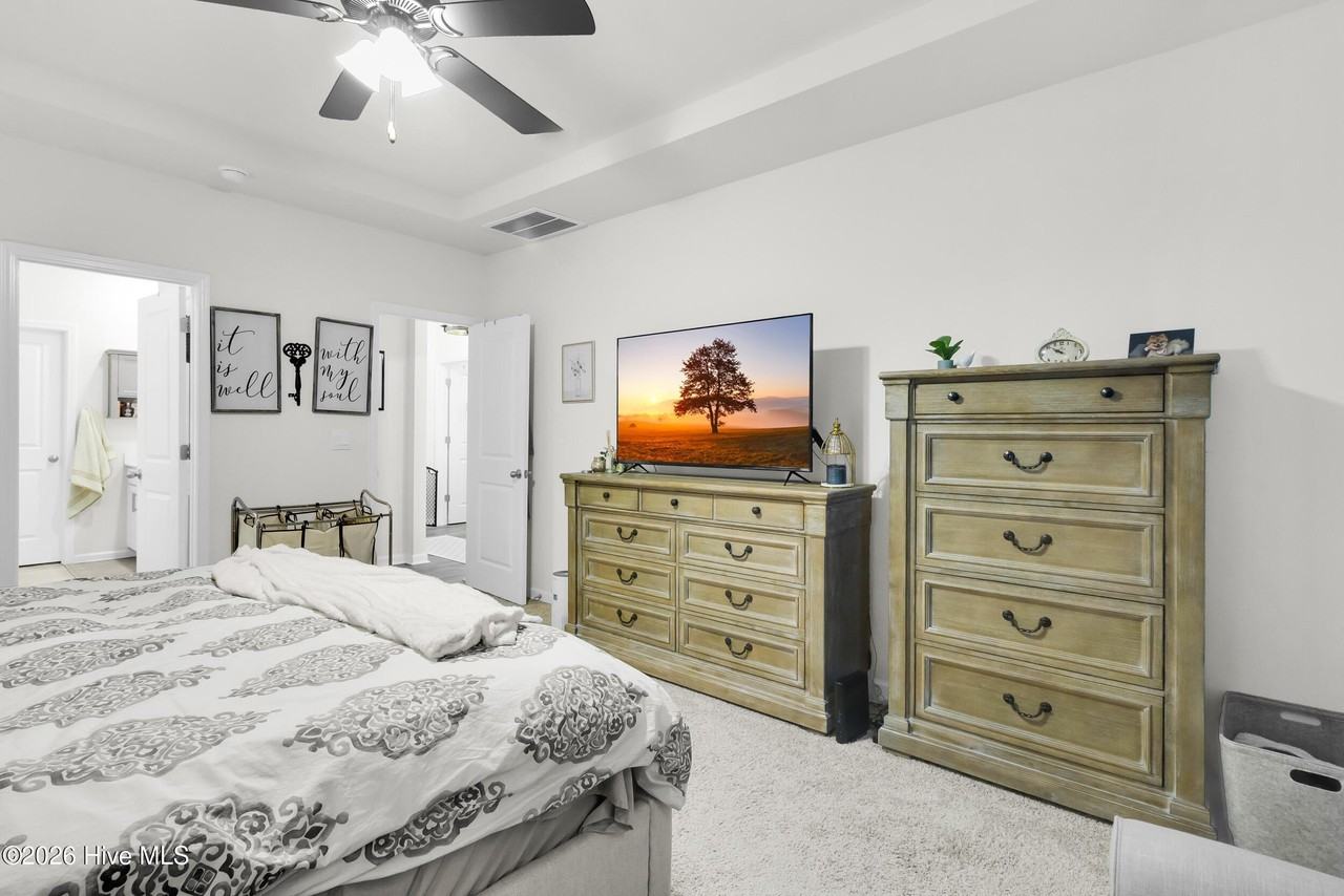 1011 Spivey Cir - Photo 6 of 39